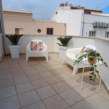 Mi Casa Es Tu Casa * Donnalucata (Sicily)