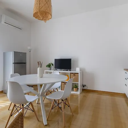 Mi Casa Es Tu Casa 펜션 돈나루카타